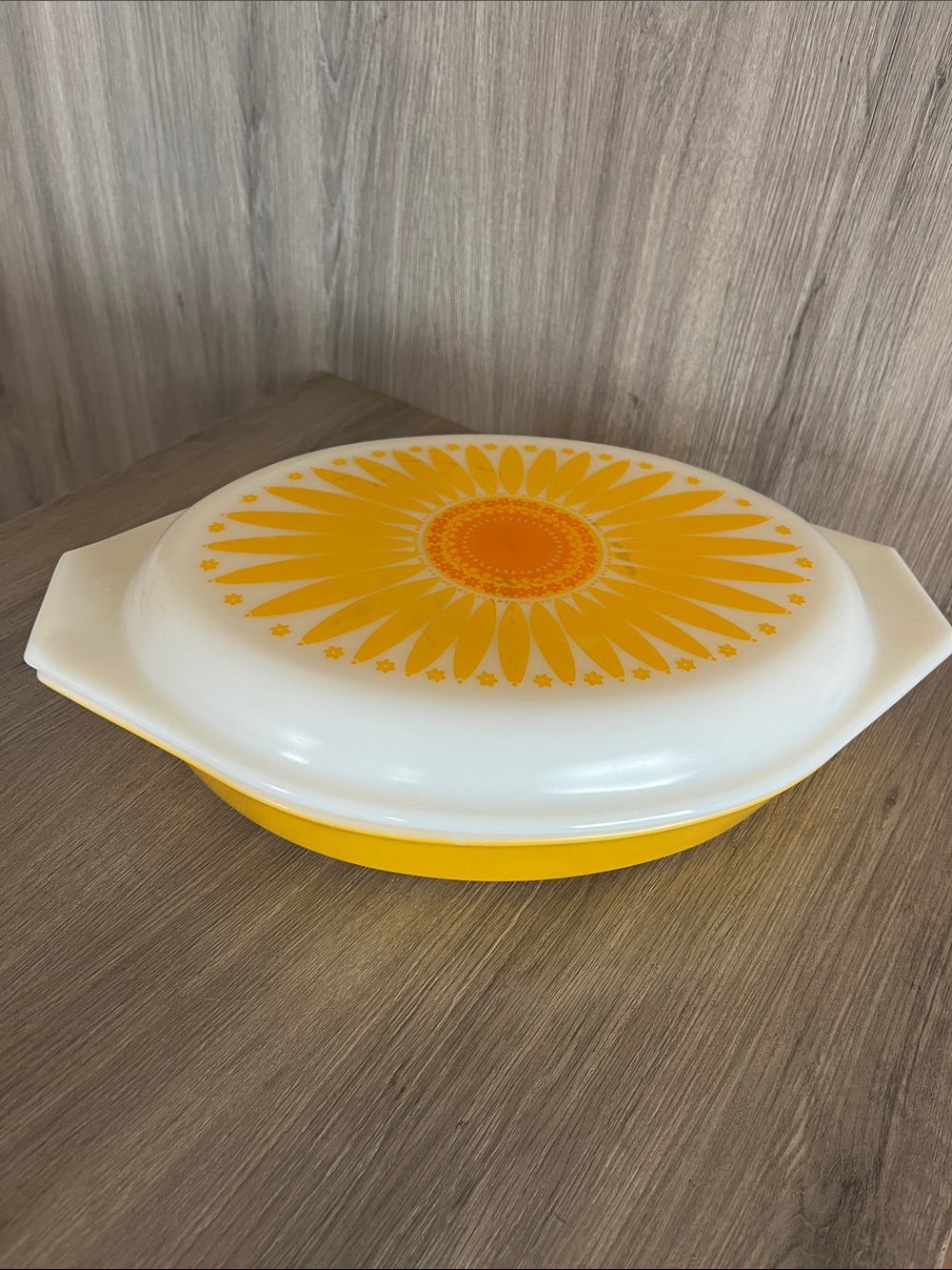 Pyrex Yellow Daisy Divided Dish